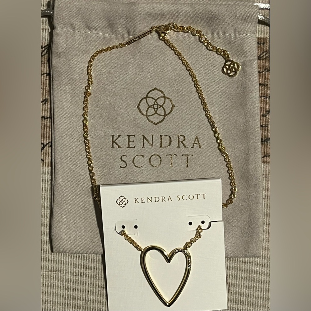 Kendra Scott Gold Heart Pendant Necklace new with dust bag